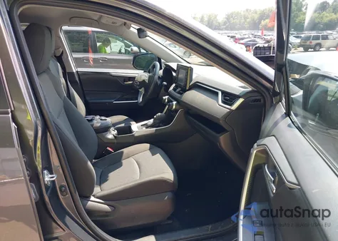 2022 Toyota Rav4 Xle z USA, uszkodzony, nr VIN 2T3P1RFV9NW310895